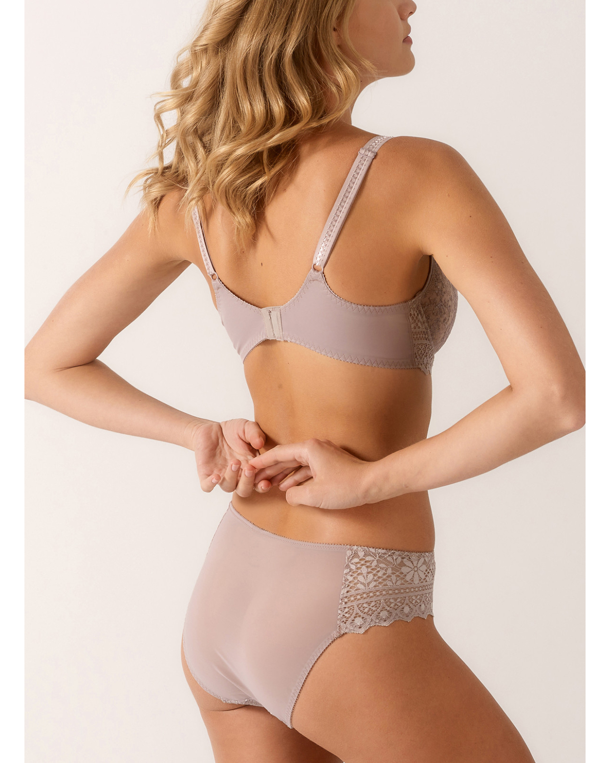 Soutien-gorge emboitant invisible CASSIOPEE Rose Sauvage