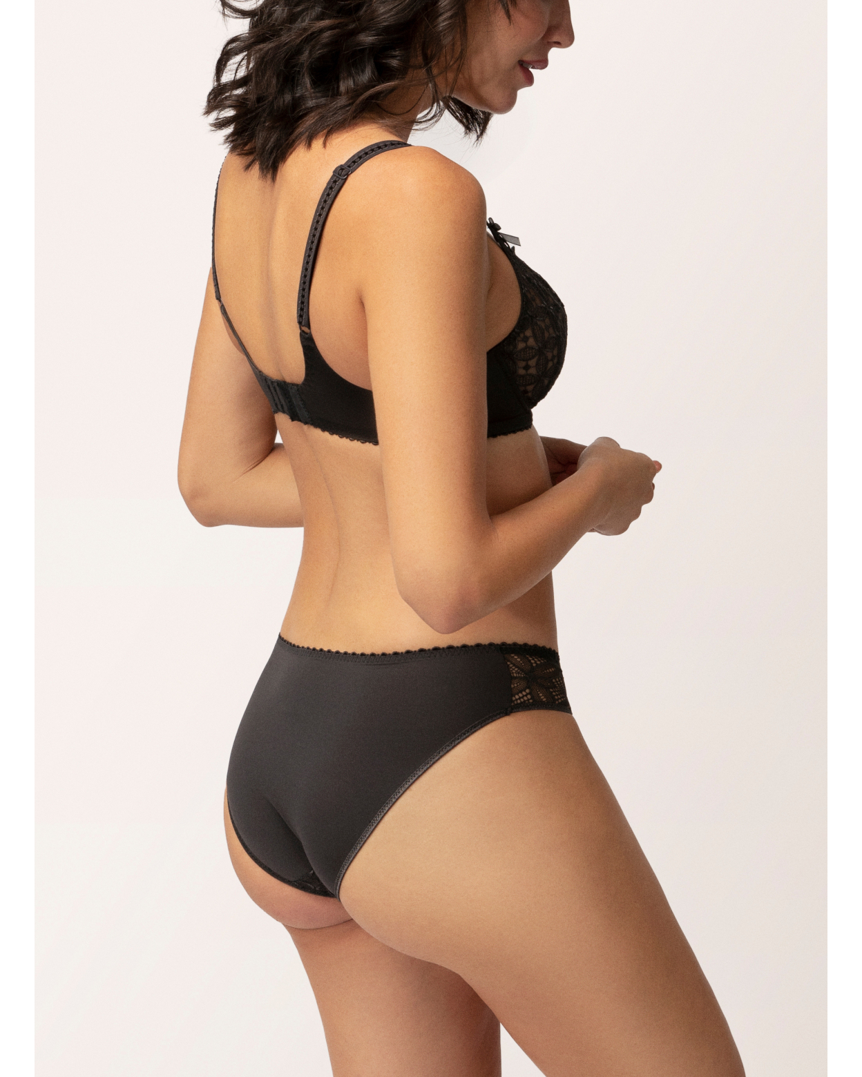 Full cup bra ROMY Reglisse