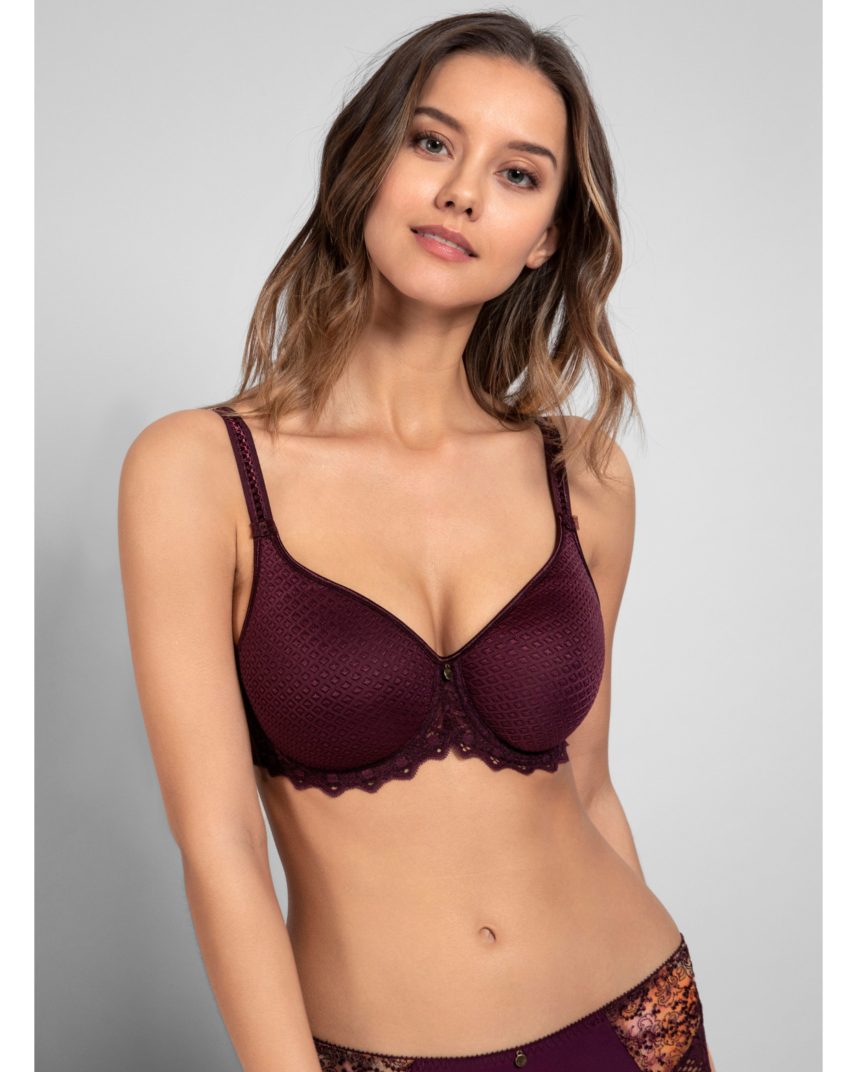 Invisible full cup bra CASSIOPEE Henne