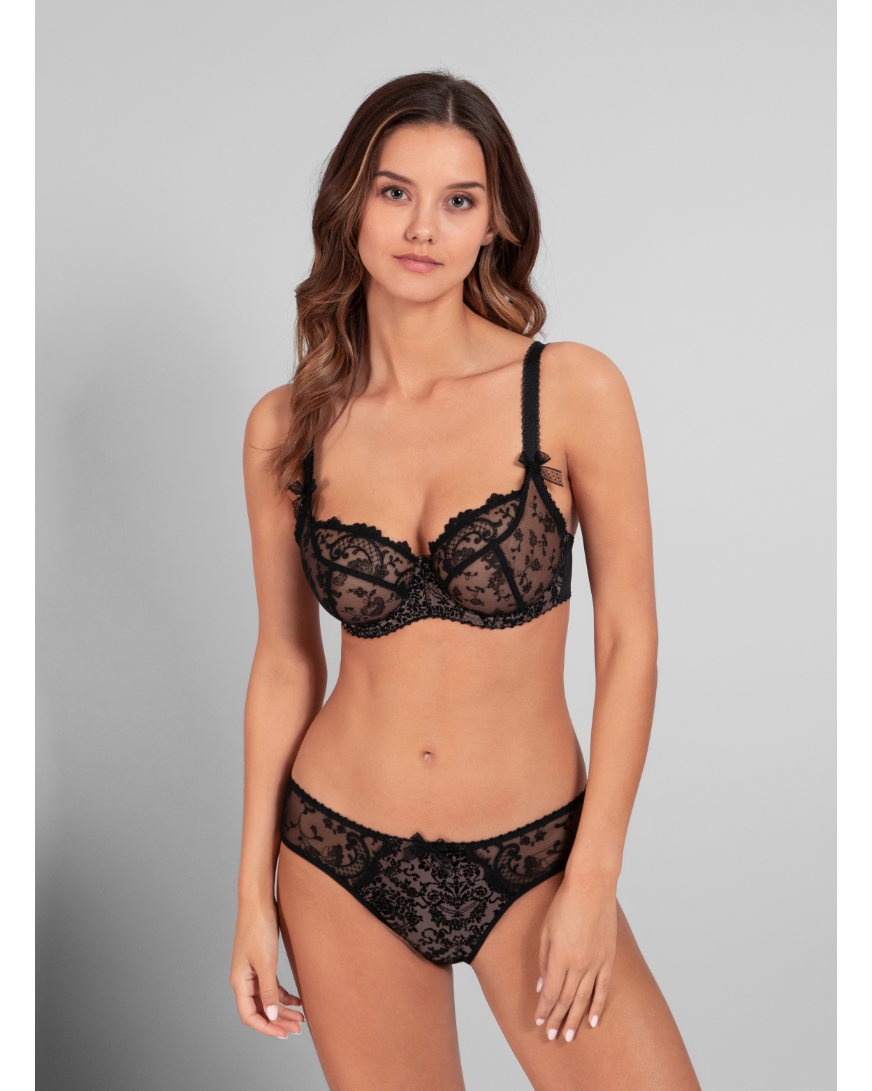 Low-necked bra GABY Black