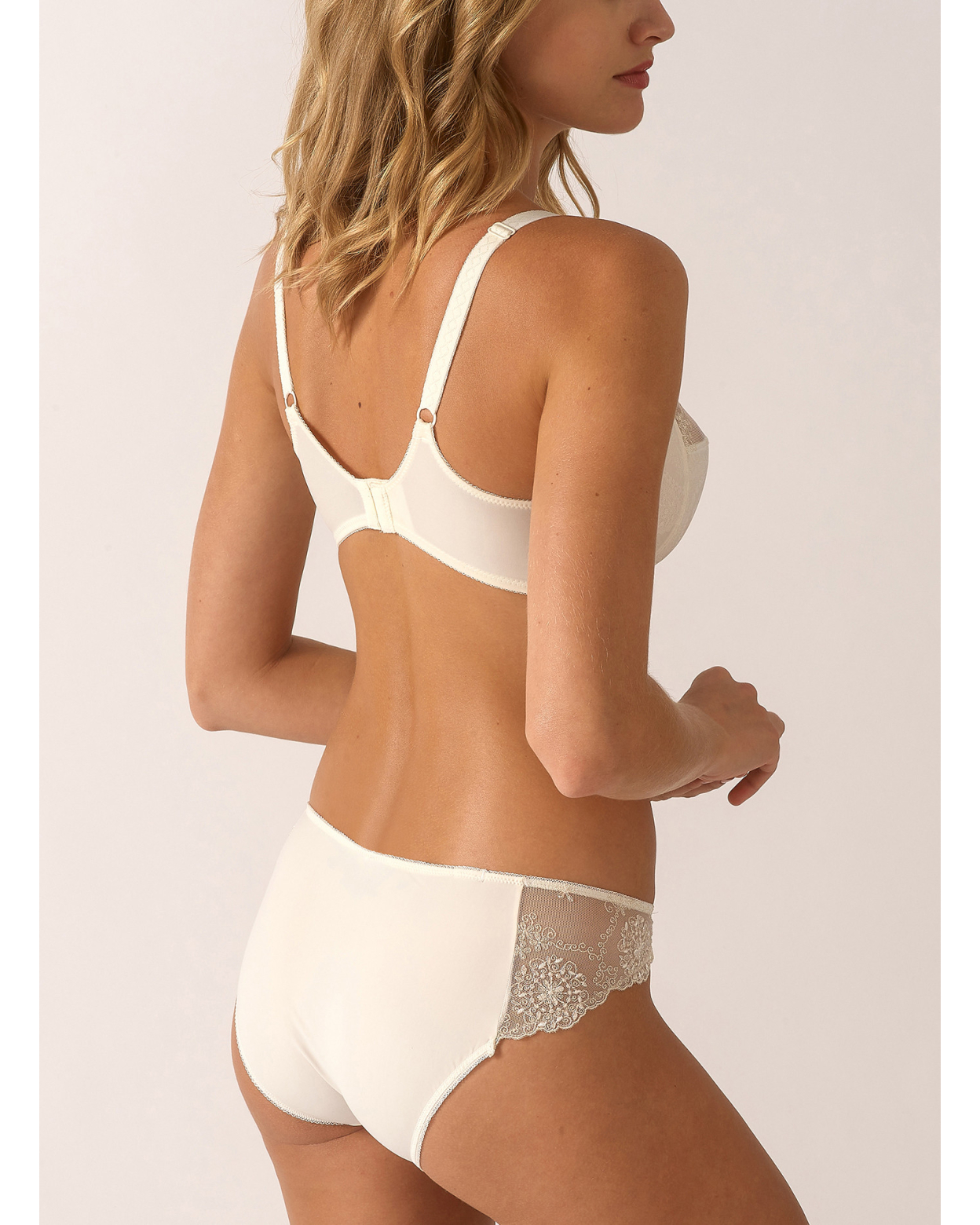 Soutien-gorge emboitant LILLY ROSE Chantilly